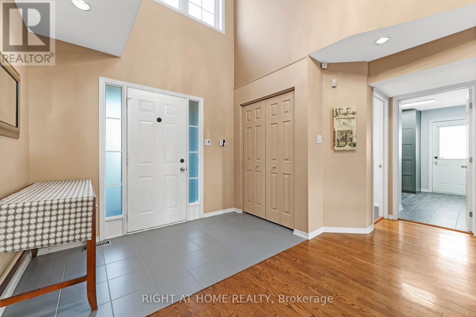 6196 Ravine Way, Ottawa, Ontario  K1C 2W4 - Photo 6 - X12550102