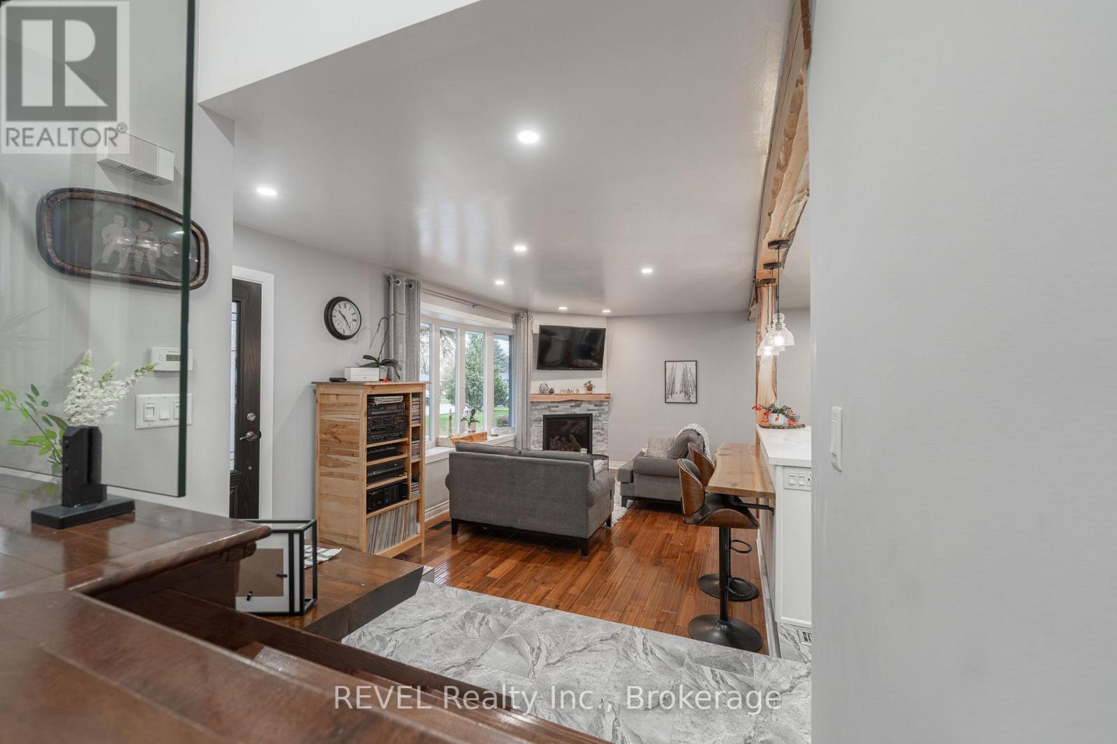 11 Lindbergh Drive, Fort Erie, Ontario L2A 2Z5 - Photo 16 - X12550066