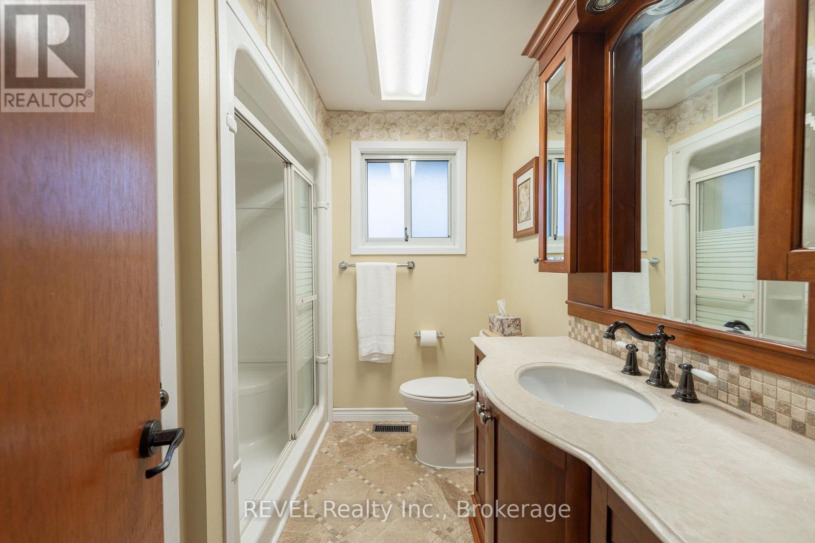 11 Lindbergh Drive, Fort Erie, Ontario L2A 2Z5 - Photo 24 - X12550066