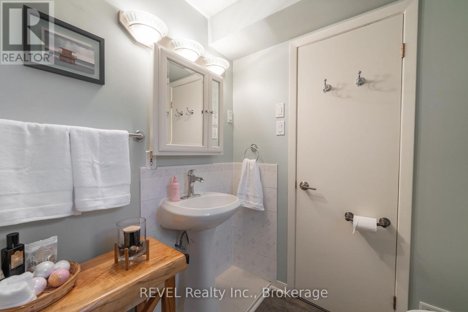 11 Lindbergh Drive, Fort Erie, Ontario L2A 2Z5 - Photo 29 - X12550066