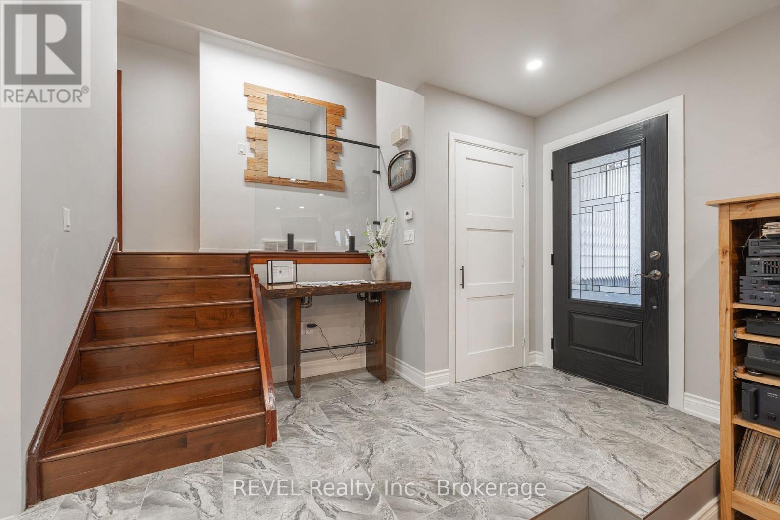 11 Lindbergh Drive, Fort Erie, Ontario L2A 2Z5 - Photo 5 - X12550066