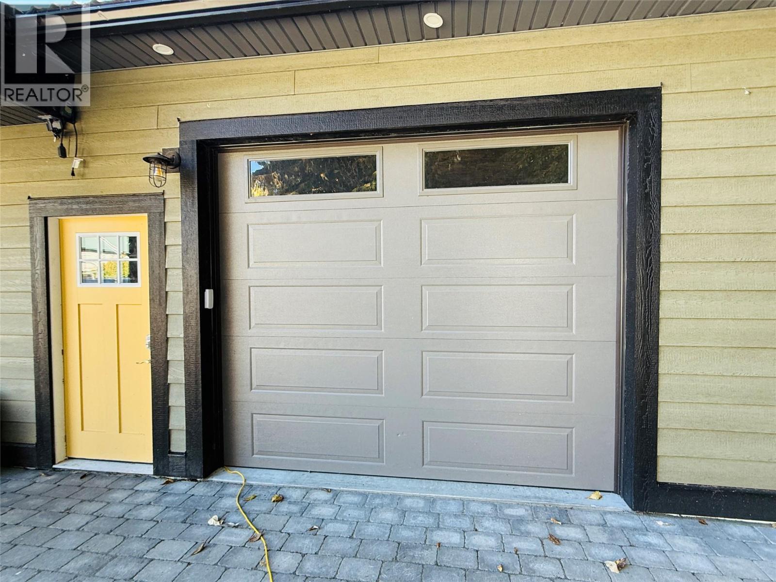 350a Kimberley Avenue, Kimberley, British Columbia  V1A 2J1 - Photo 2 - 10363707