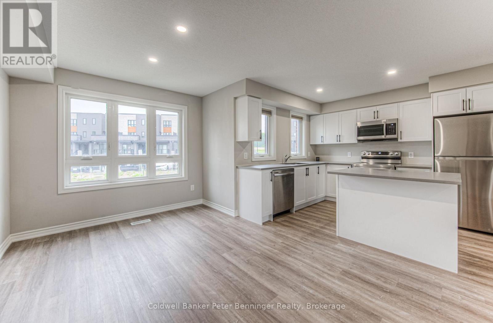 253 Chapel Hill Drive, Kitchener, Ontario N2R 0S4 - Photo 11 - X12550058