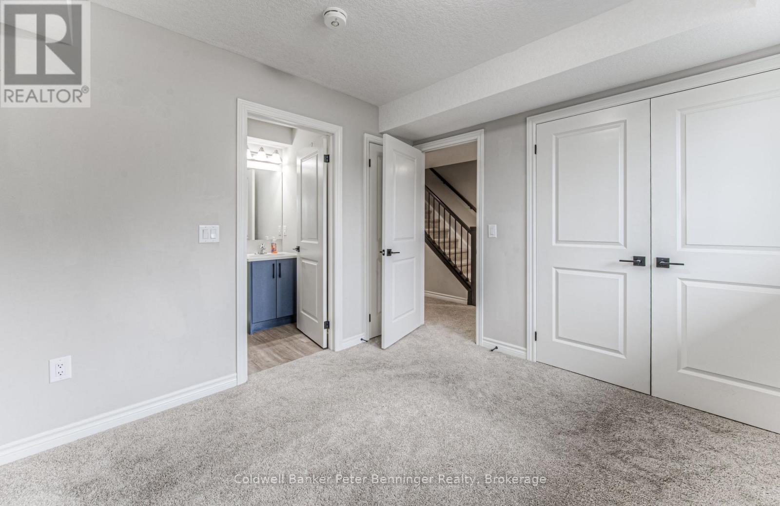 253 Chapel Hill Drive, Kitchener, Ontario N2R 0S4 - Photo 27 - X12550058