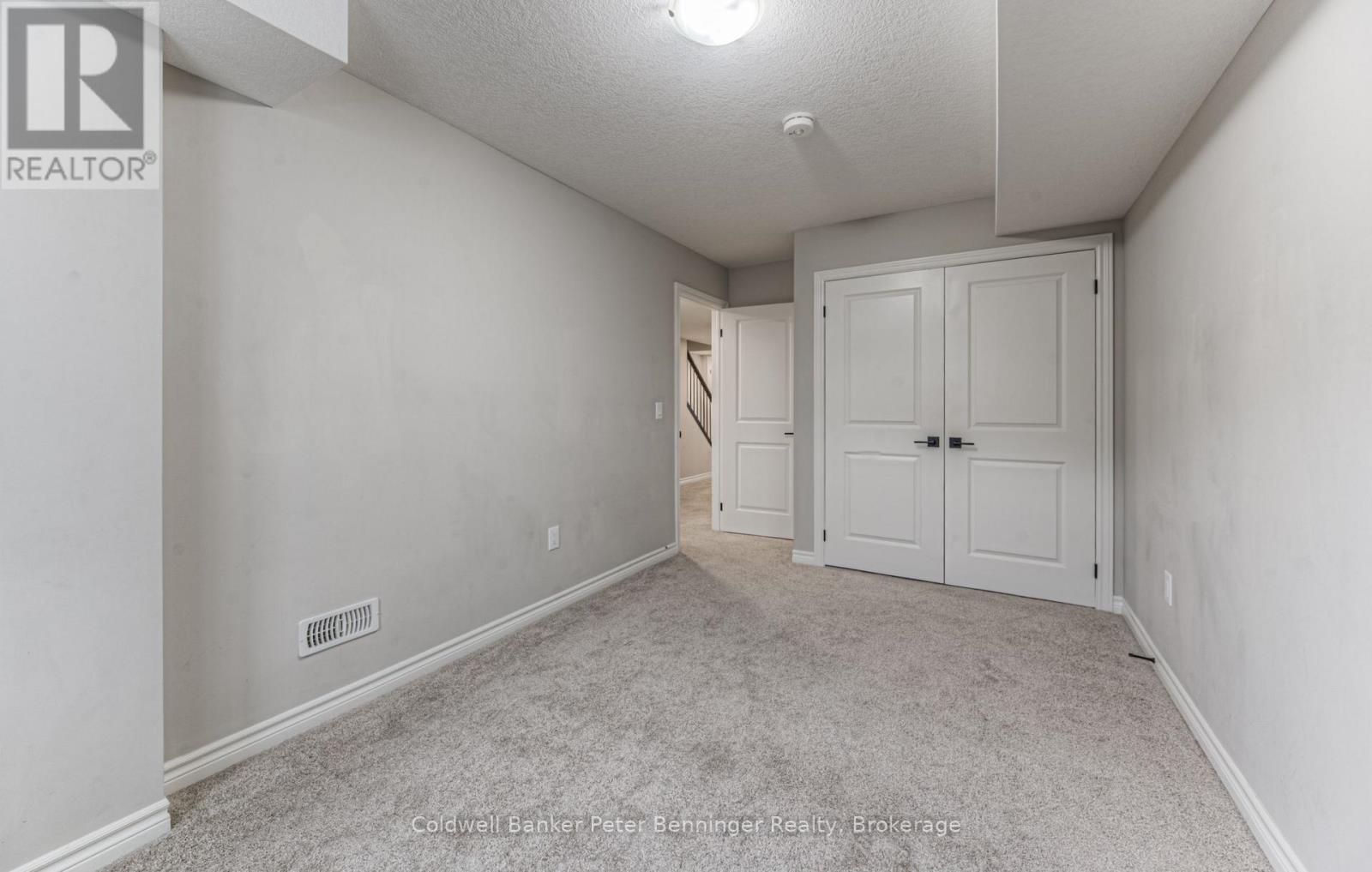 253 Chapel Hill Drive, Kitchener, Ontario N2R 0S4 - Photo 30 - X12550058