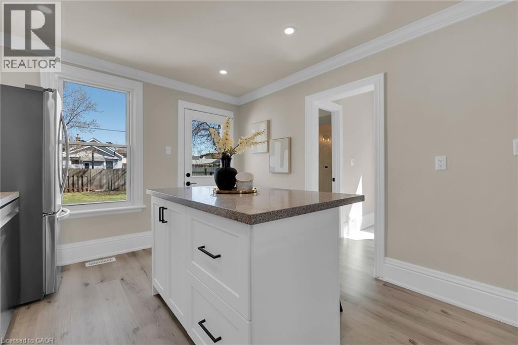 70 Robins Avenue, Hamilton, Ontario  L8H 4N4 - Photo 5 - 40788611