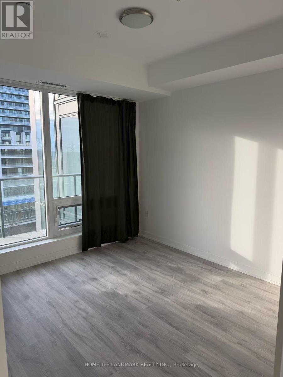 7 Golden Lion Heights, Toronto, Ontario  M2M 3T9 - Photo 4 - C12550078