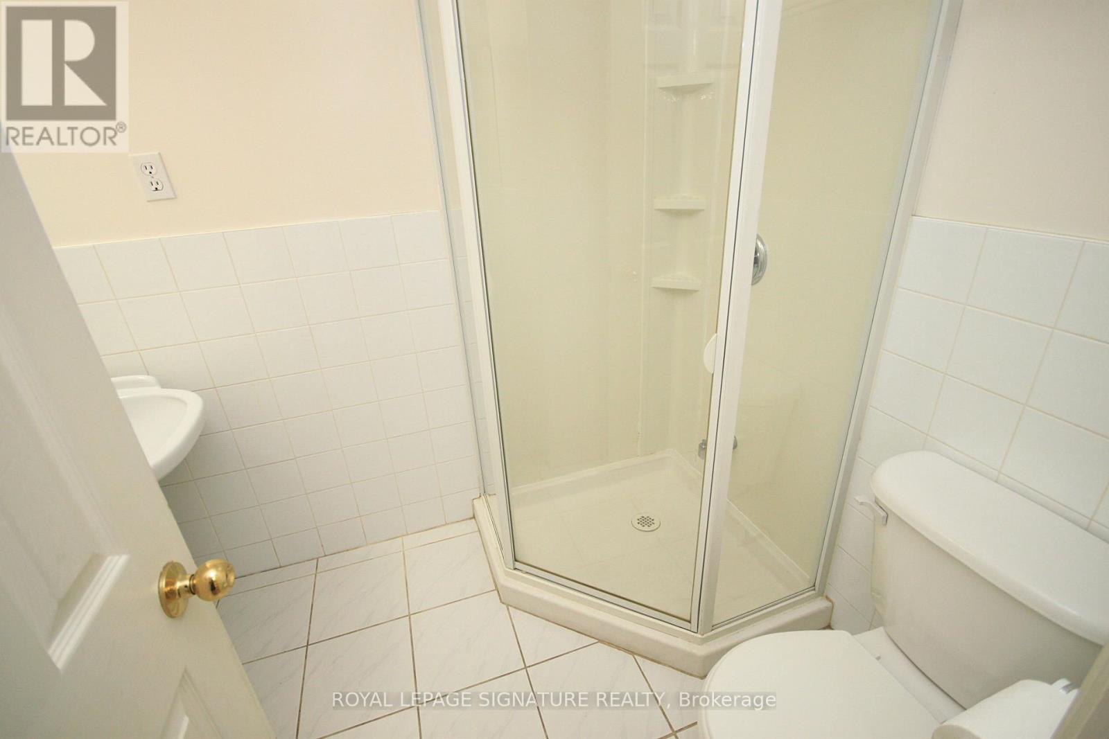 8 Birchbank Lane, Toronto, Ontario  M3B 2Y3 - Photo 12 - C12550090