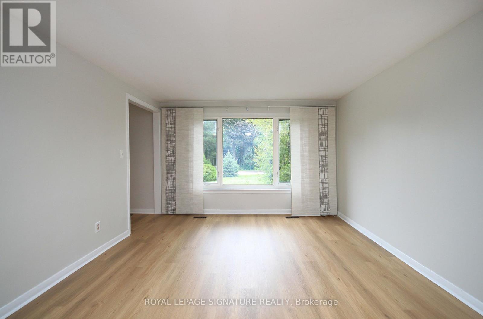 8 Birchbank Lane, Toronto, Ontario  M3B 2Y3 - Photo 4 - C12550090