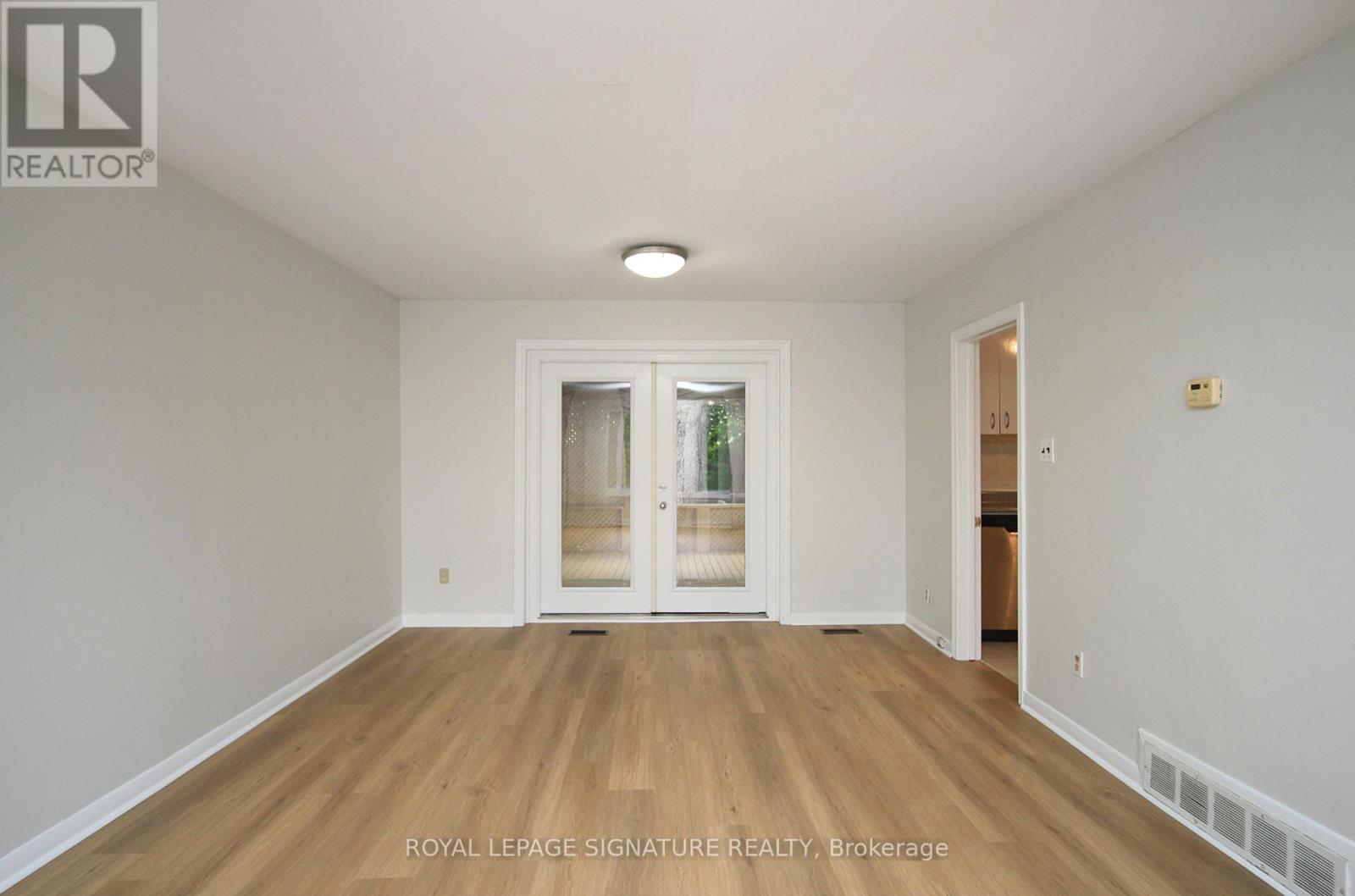 8 Birchbank Lane, Toronto, Ontario  M3B 2Y3 - Photo 5 - C12550090