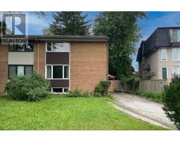 8 BIRCHBANK LANE, Toronto, Ontario