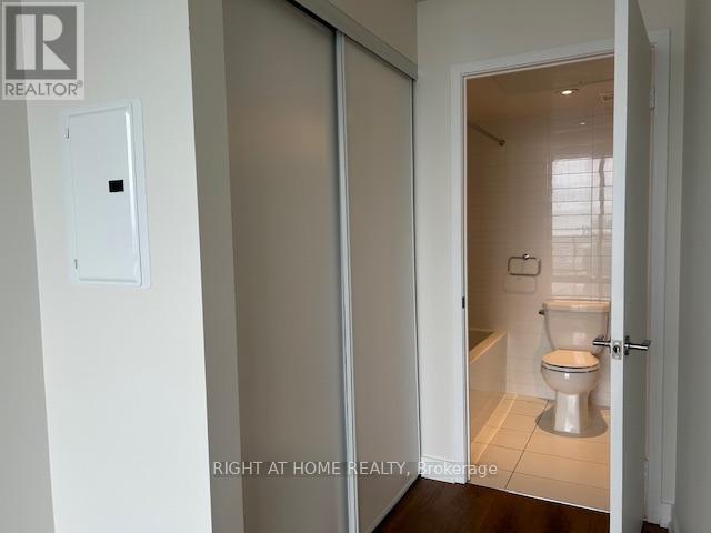 4610 - 75 Queens Wharf Road, Toronto, Ontario  M5V 0J8 - Photo 9 - C12550098