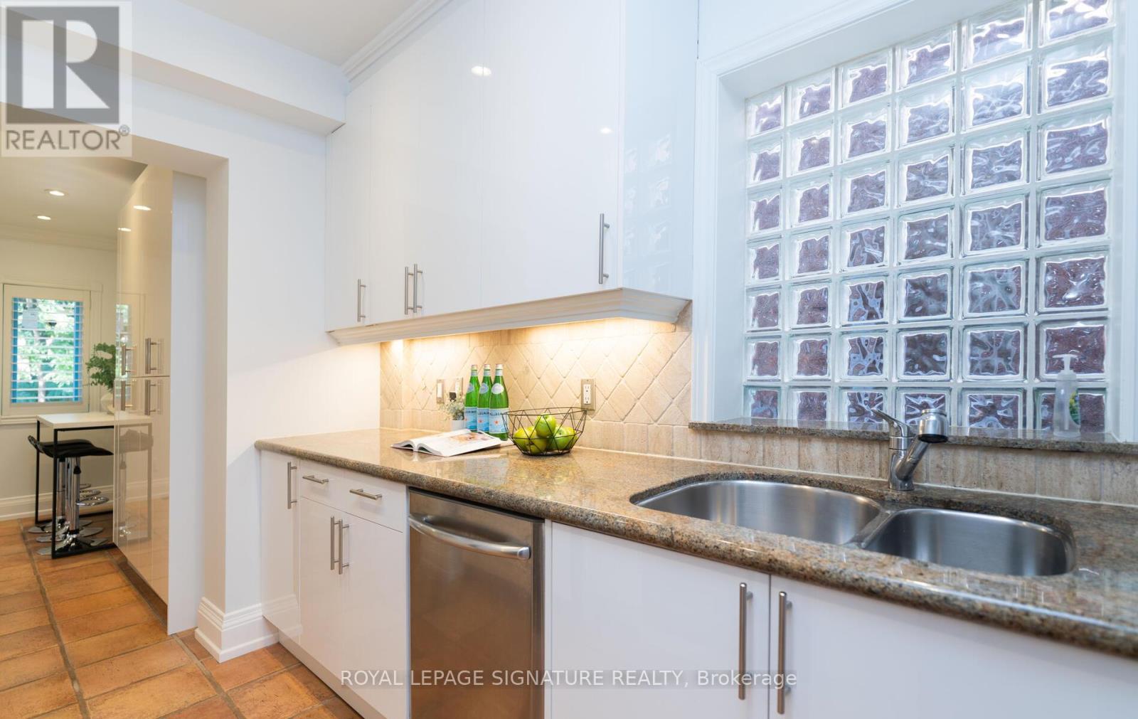 174 Woburn Avenue, Toronto, Ontario  M5M 1K7 - Photo 17 - C12550100