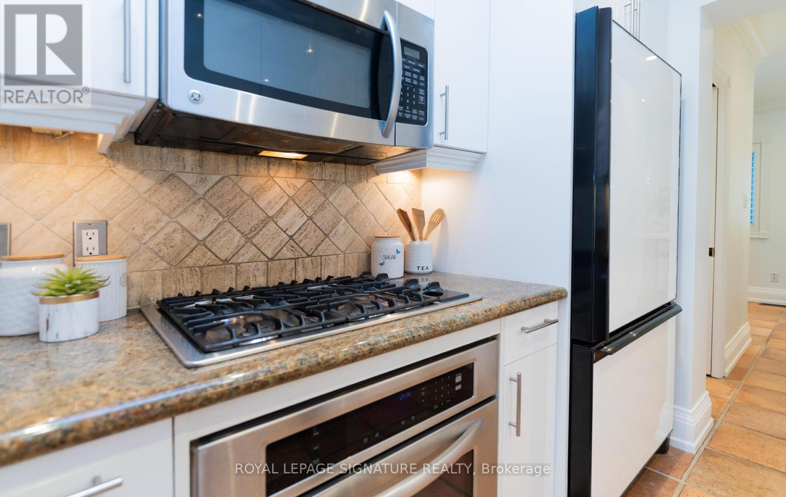 174 Woburn Avenue, Toronto, Ontario  M5M 1K7 - Photo 18 - C12550100