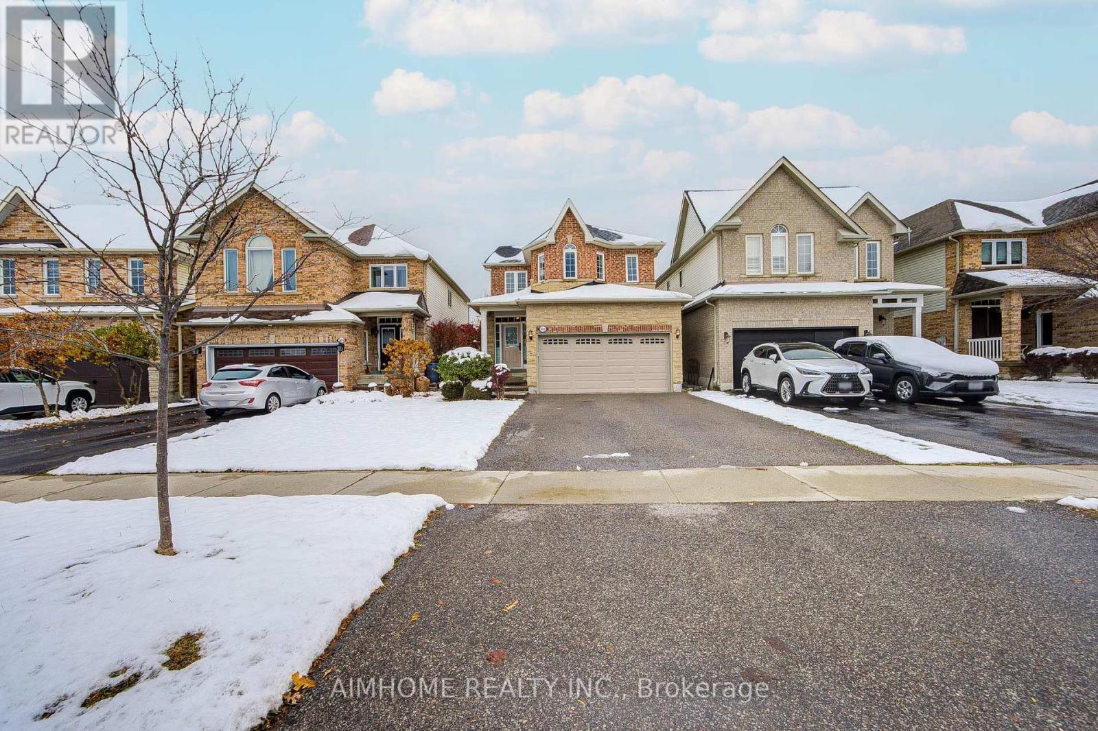 562 MCBEAN AVENUE, Newmarket, Ontario