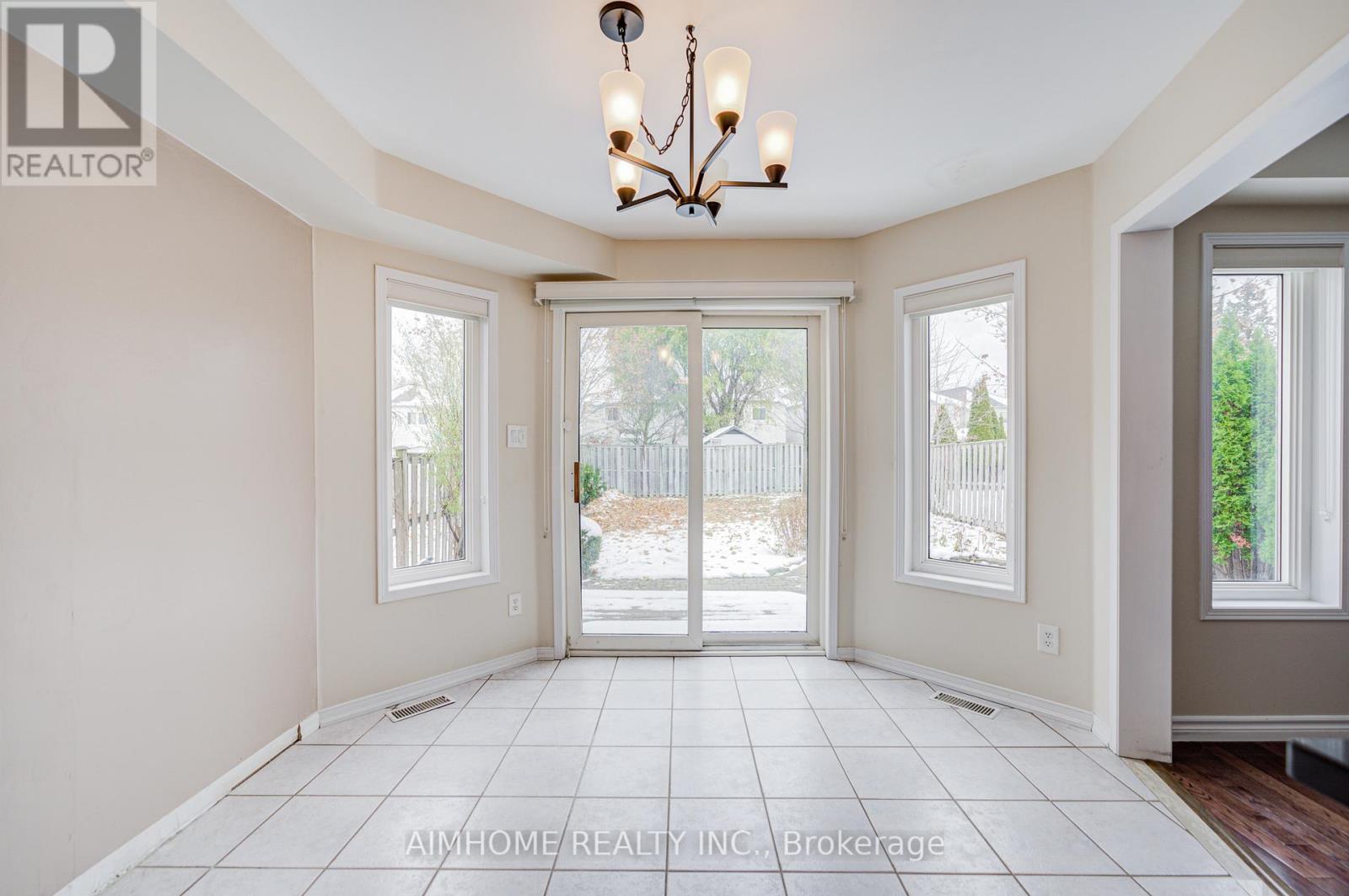 562 Mcbean Avenue, Newmarket, Ontario  L3X 2N5 - Photo 22 - N12550082