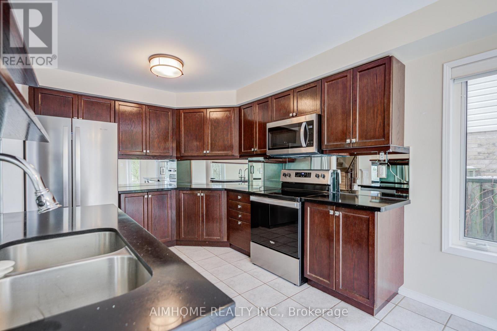 562 Mcbean Avenue, Newmarket, Ontario  L3X 2N5 - Photo 25 - N12550082