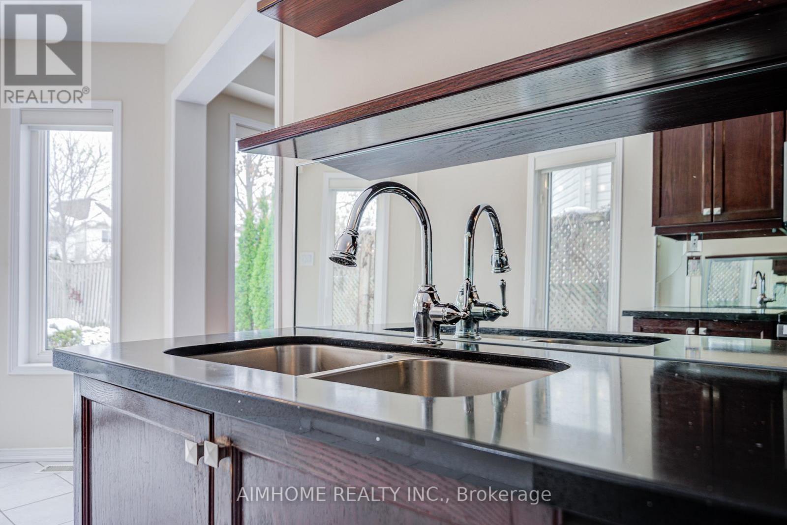 562 Mcbean Avenue, Newmarket, Ontario  L3X 2N5 - Photo 26 - N12550082