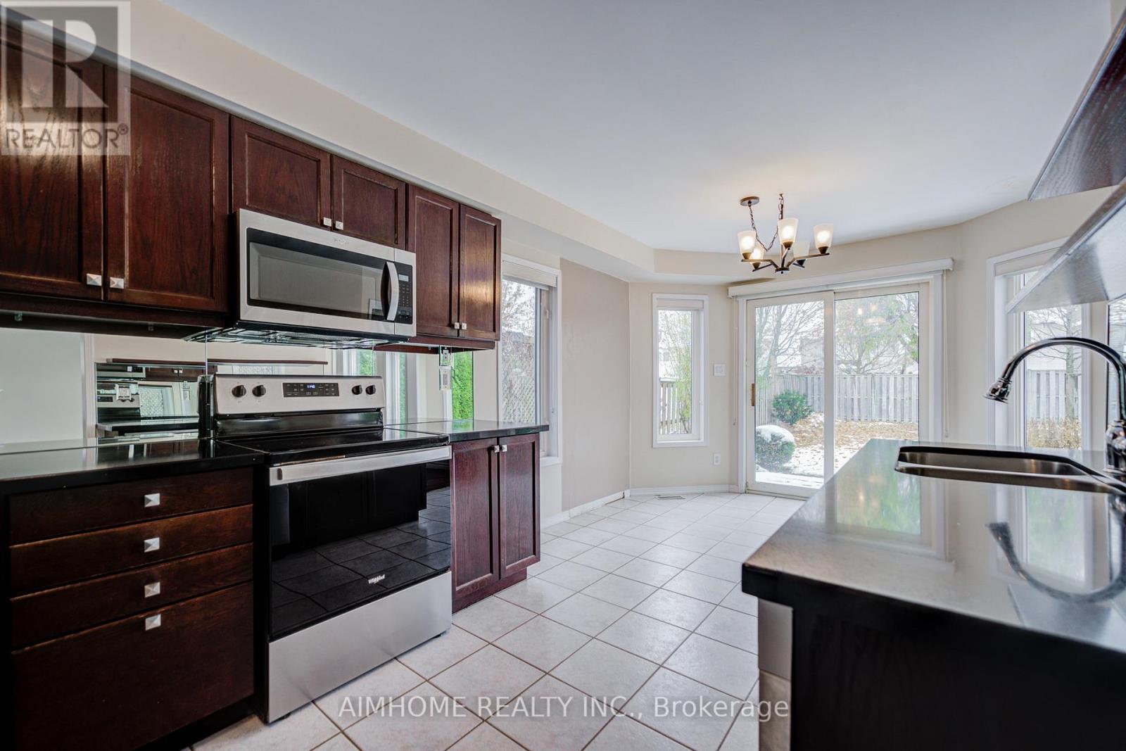 562 Mcbean Avenue, Newmarket, Ontario  L3X 2N5 - Photo 27 - N12550082