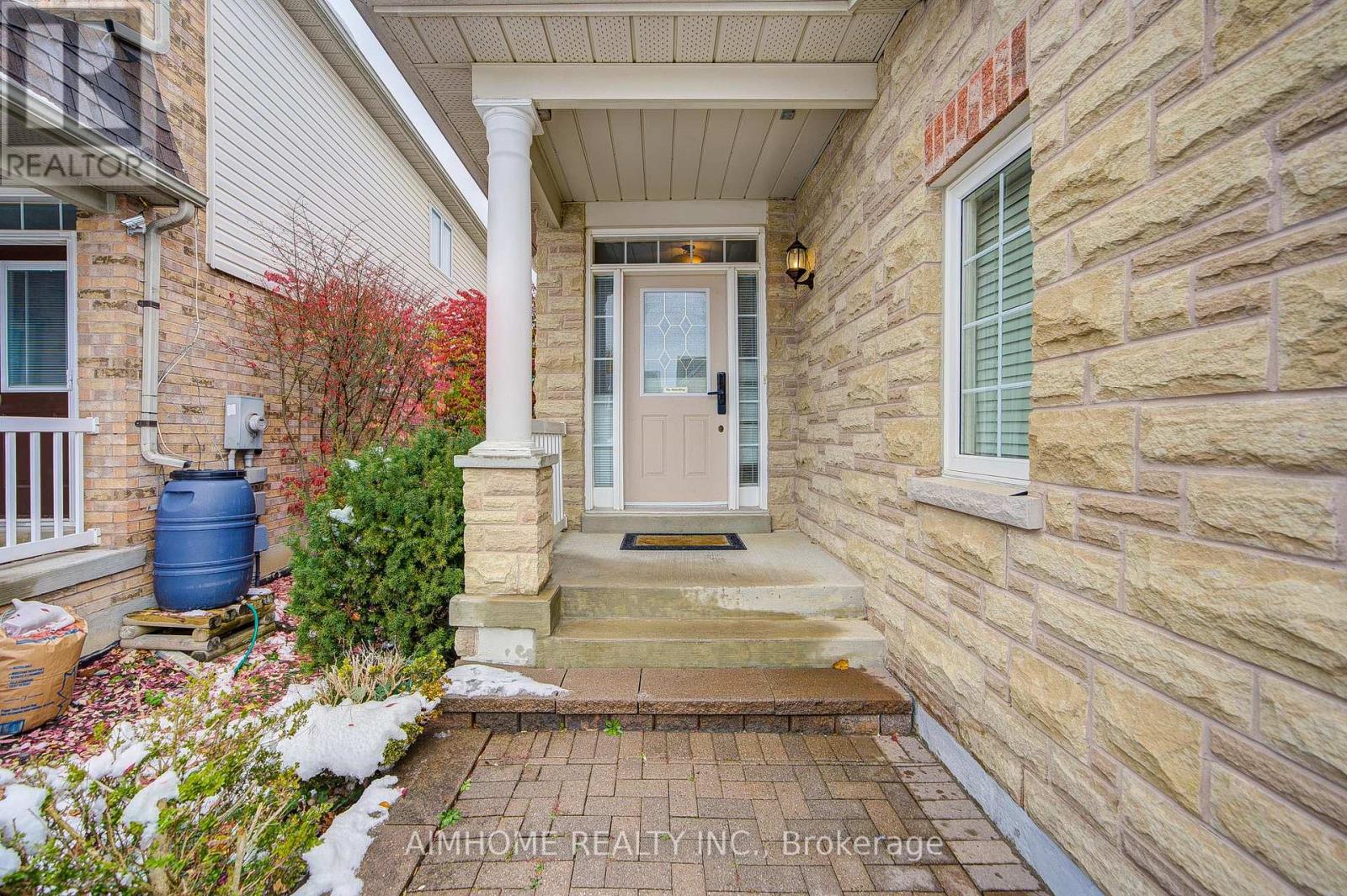 562 Mcbean Avenue, Newmarket, Ontario  L3X 2N5 - Photo 4 - N12550082