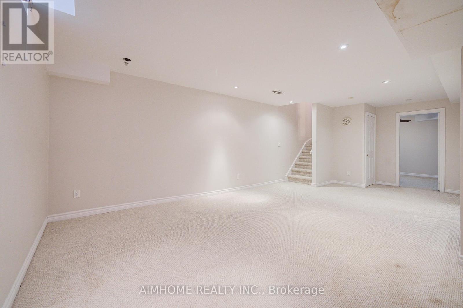 562 Mcbean Avenue, Newmarket, Ontario  L3X 2N5 - Photo 47 - N12550082