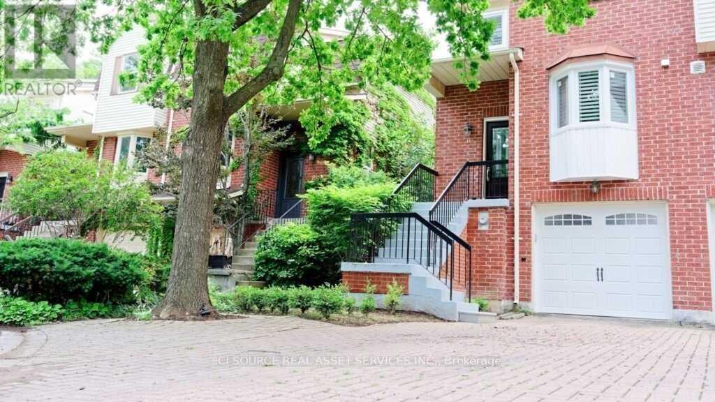 16 NORMANDY PLACE, Oakville, Ontario