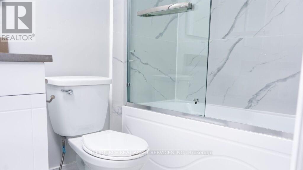 16 Normandy Place, Oakville, Ontario  L6K 1S1 - Photo 10 - W12550064