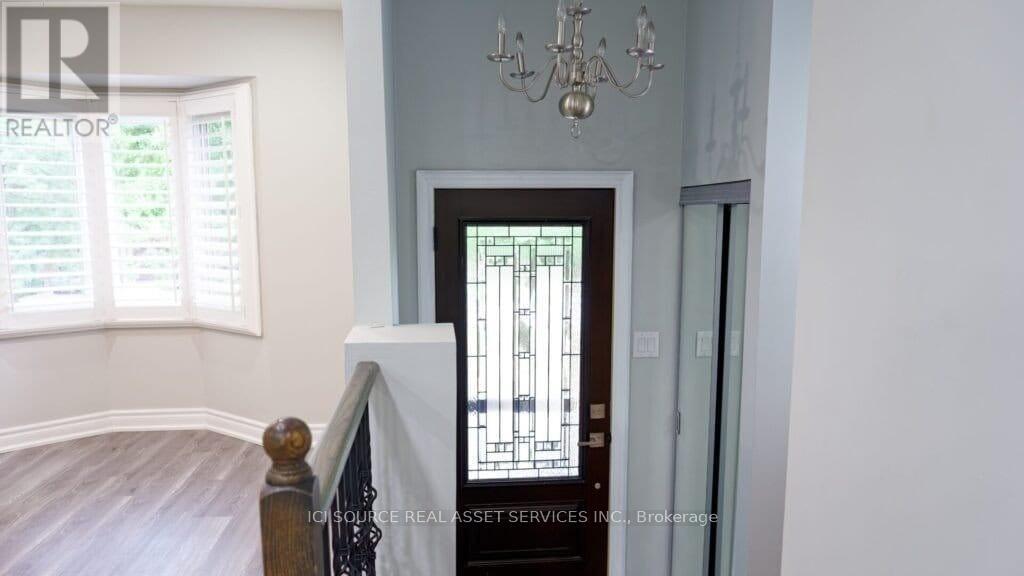 16 Normandy Place, Oakville, Ontario  L6K 1S1 - Photo 12 - W12550064