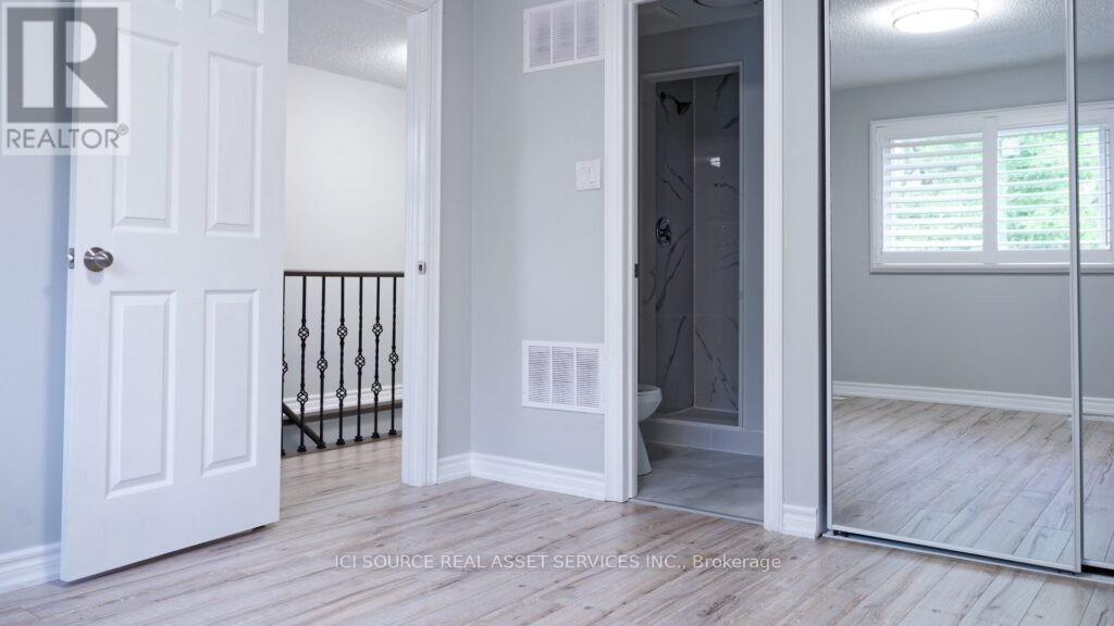 16 Normandy Place, Oakville, Ontario  L6K 1S1 - Photo 7 - W12550064