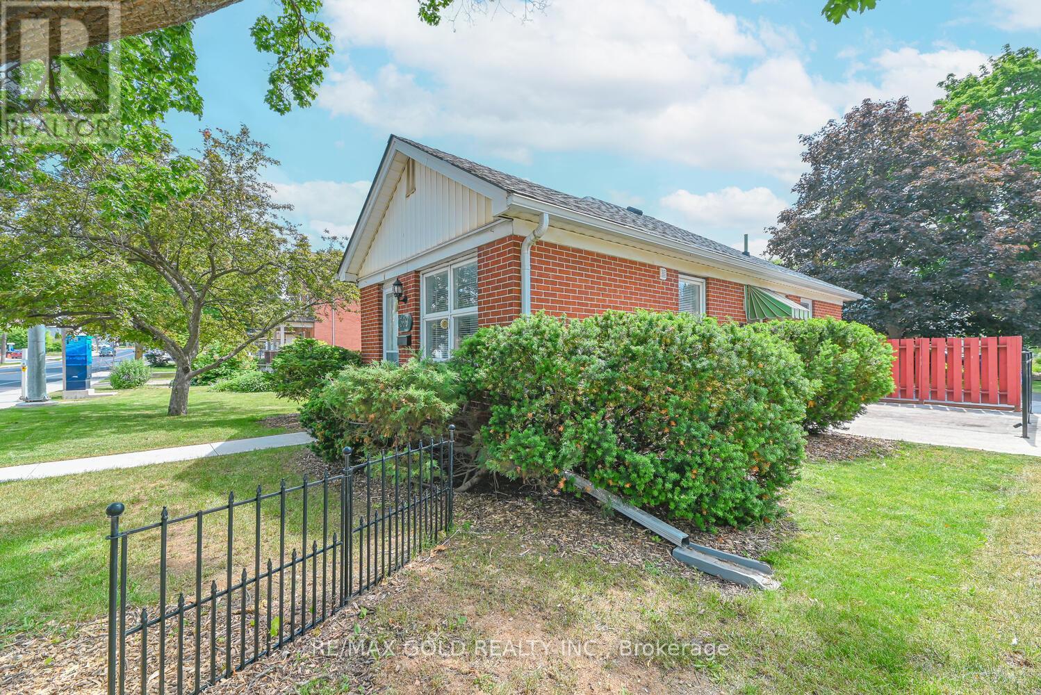 369 York Road, Guelph, Ontario  N1E 3H2 - Photo 4 - X12550060