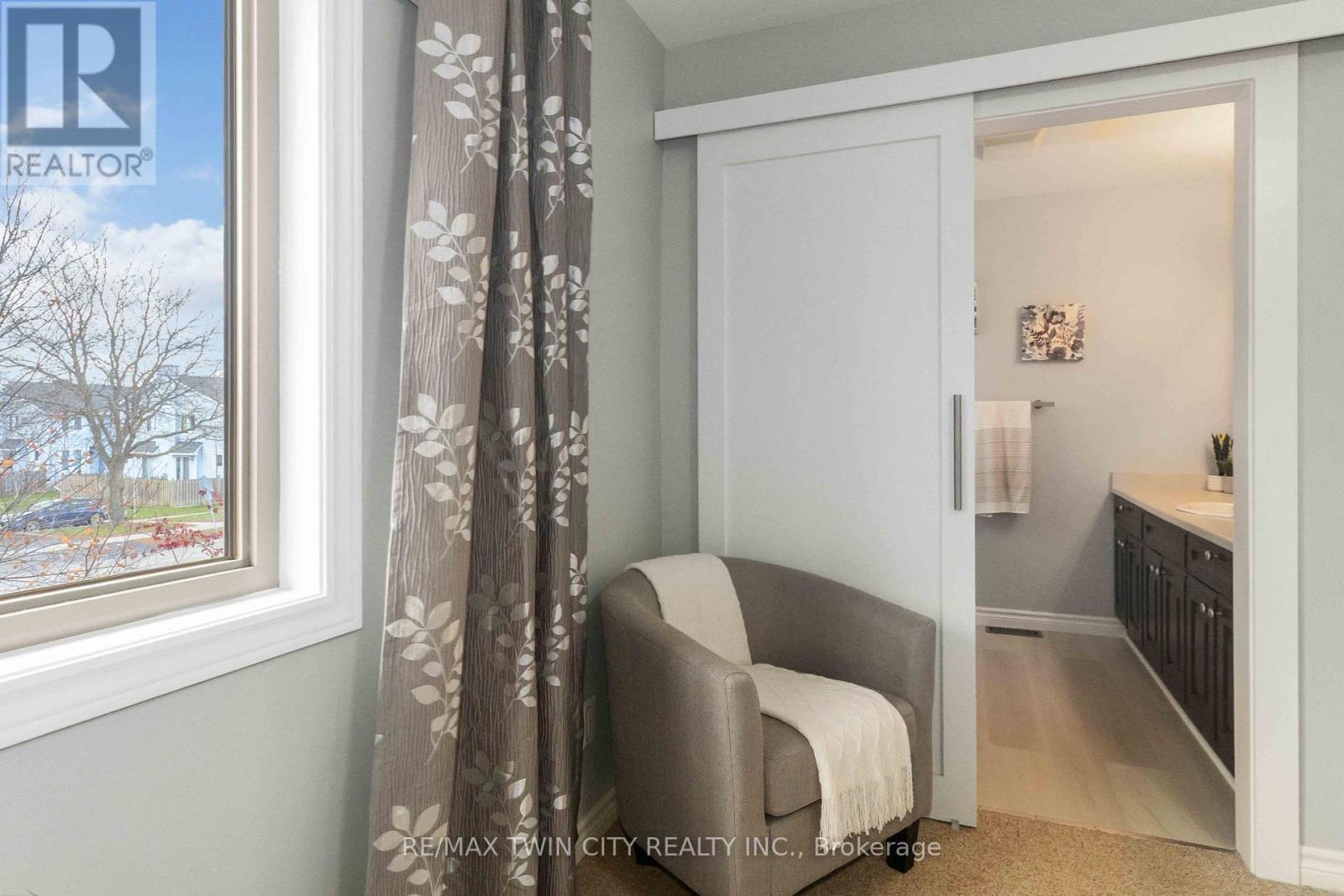 D2 - 12 Brantwood Park Road, Brantford, Ontario  N3P 1G2 - Photo 17 - X12550092