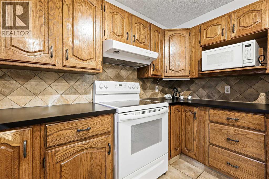 139 Stratton Crescent Sw, Calgary, Alberta  T3H 1T7 - Photo 16 - A2264866