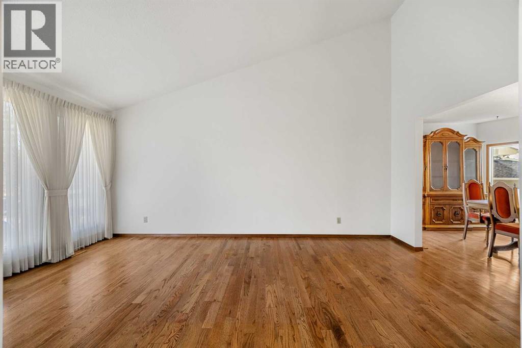 720 Parkvalley Road Se, Calgary, Alberta  T2J 4V8 - Photo 2 - A2269323