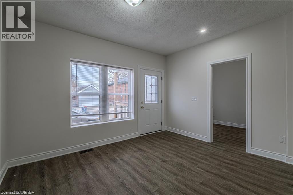 5 Halls Avenue, Brantford, Ontario  N3T 3X2 - Photo 14 - 40788515