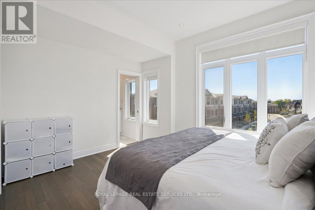 2180 Postmaster Drive, Oakville, Ontario L6M 5T1 - Photo 22 - W12437859