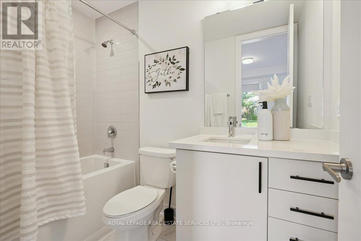 2180 Postmaster Drive, Oakville, Ontario L6M 5T1 - Photo 30 - W12437859