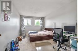 1296 Valerie Crescent W, Oakville, Ontario  L6J 7E5 - Photo 11 - W12550106