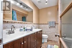 1296 Valerie Crescent W, Oakville, Ontario  L6J 7E5 - Photo 12 - W12550106