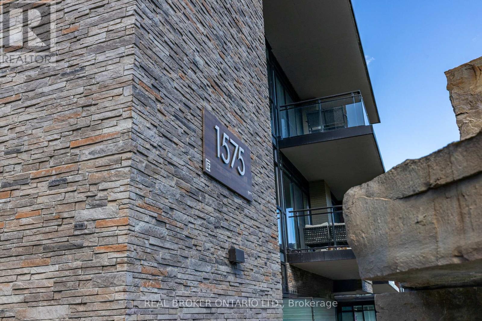 236 - 1575 LAKESHORE ROAD W, Mississauga, Ontario