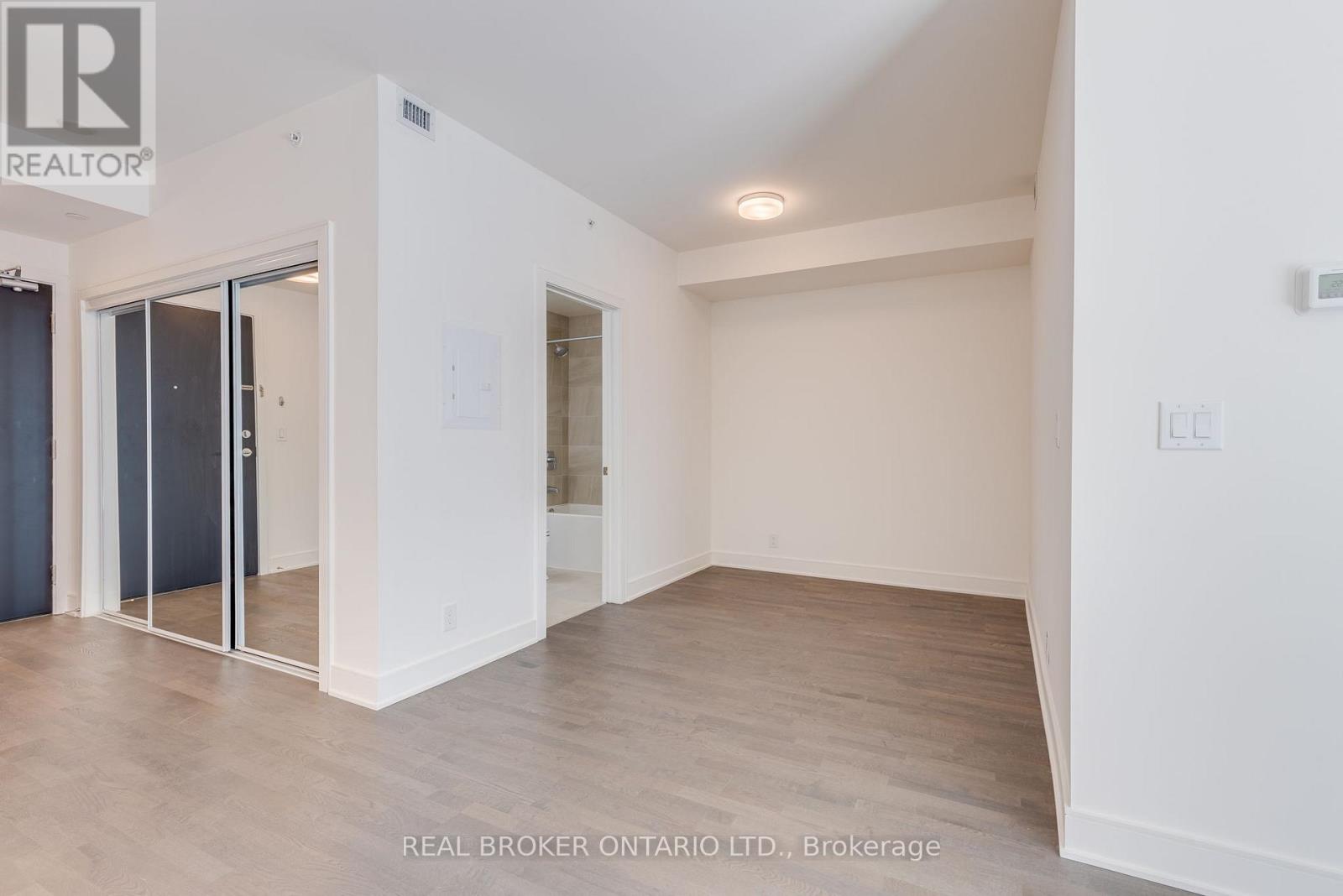 236 - 1575 Lakeshore Road W, Mississauga, Ontario  L5J 1J4 - Photo 11 - W12550118