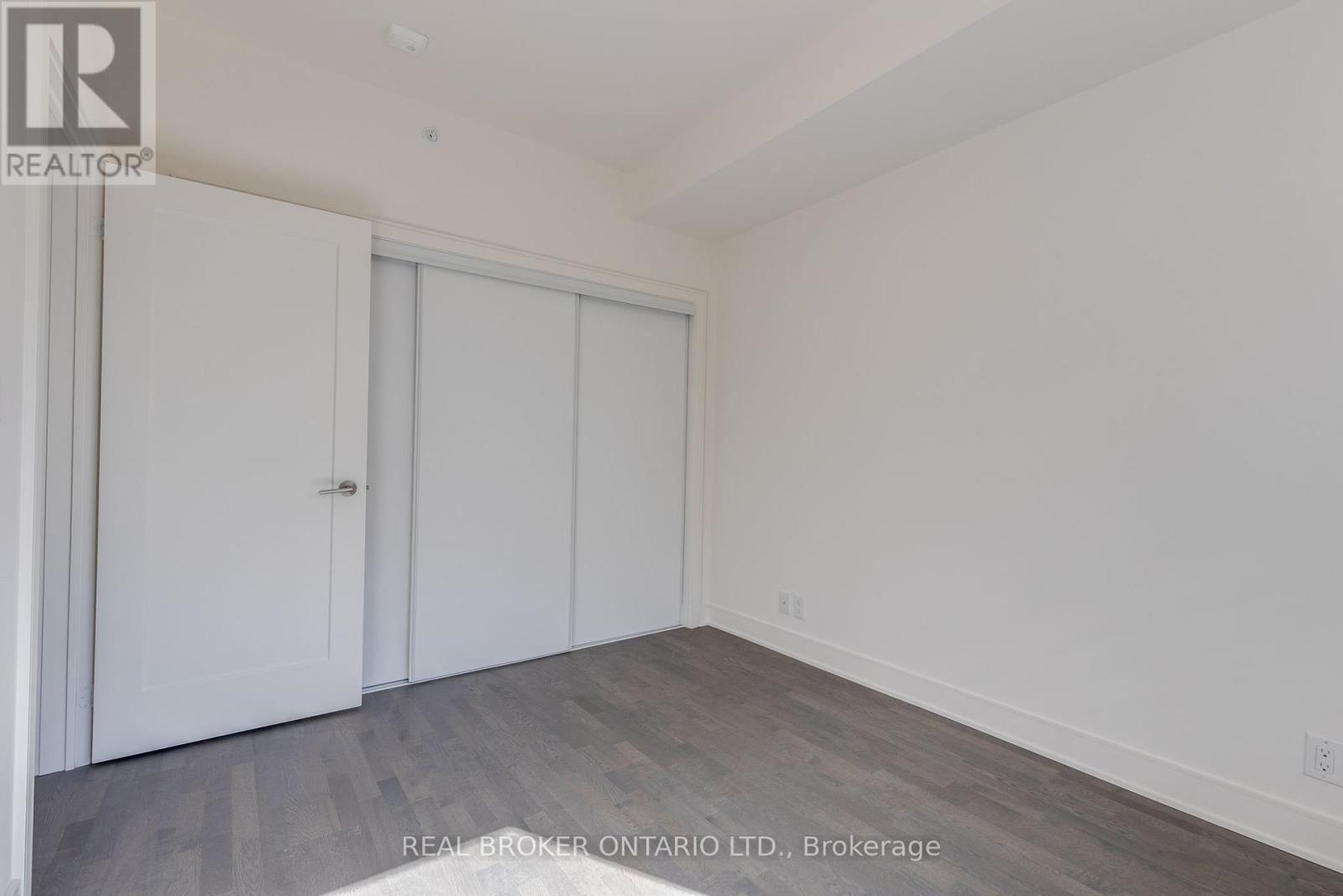 236 - 1575 Lakeshore Road W, Mississauga, Ontario  L5J 1J4 - Photo 9 - W12550118