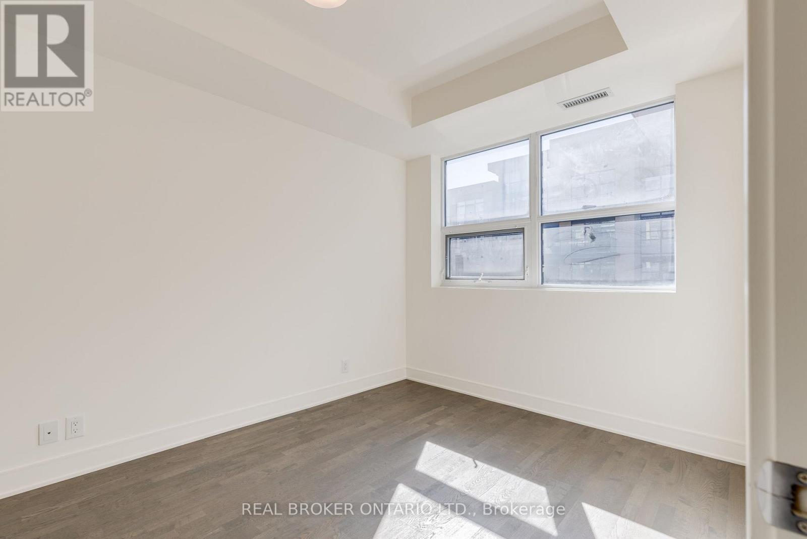 236 - 1575 Lakeshore Road W, Mississauga, Ontario  L5J 1J4 - Photo 9 - W12550120