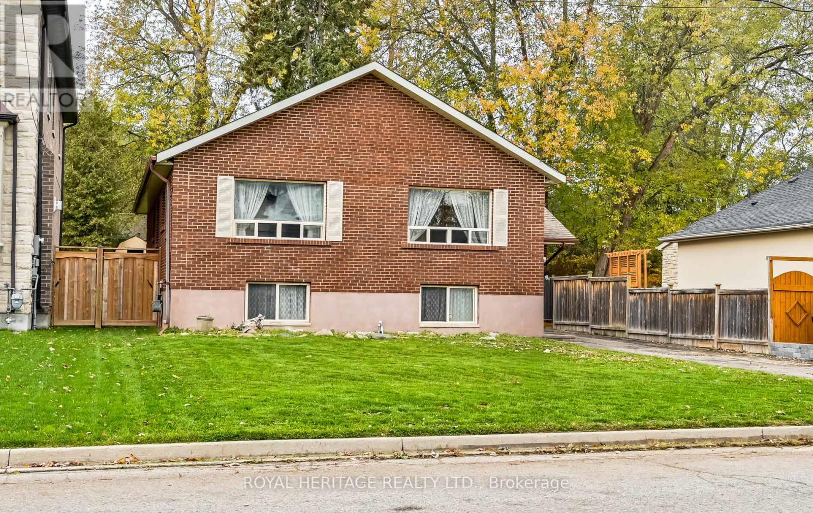 548 Marksbury Road, Pickering, Ontario  L1W 2S6 - Photo 13 - E12550162