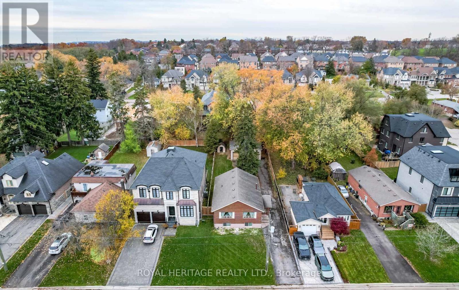 548 Marksbury Road, Pickering, Ontario  L1W 2S6 - Photo 3 - E12550162