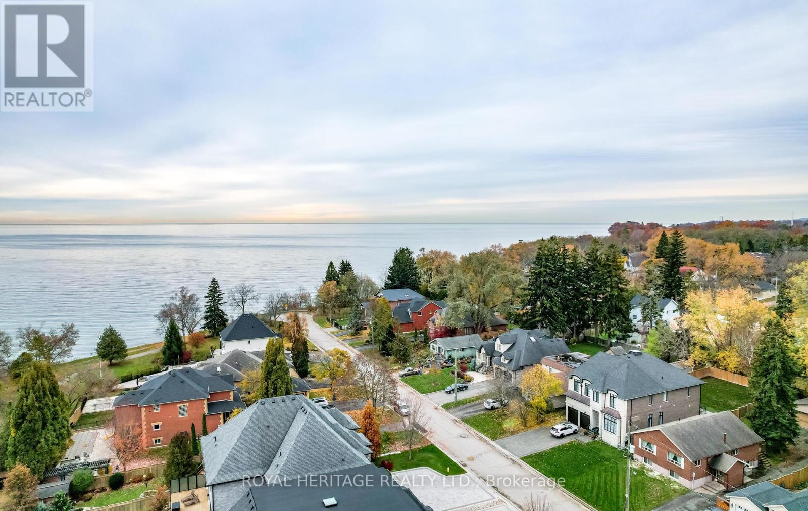 548 Marksbury Road, Pickering, Ontario  L1W 2S6 - Photo 4 - E12550162