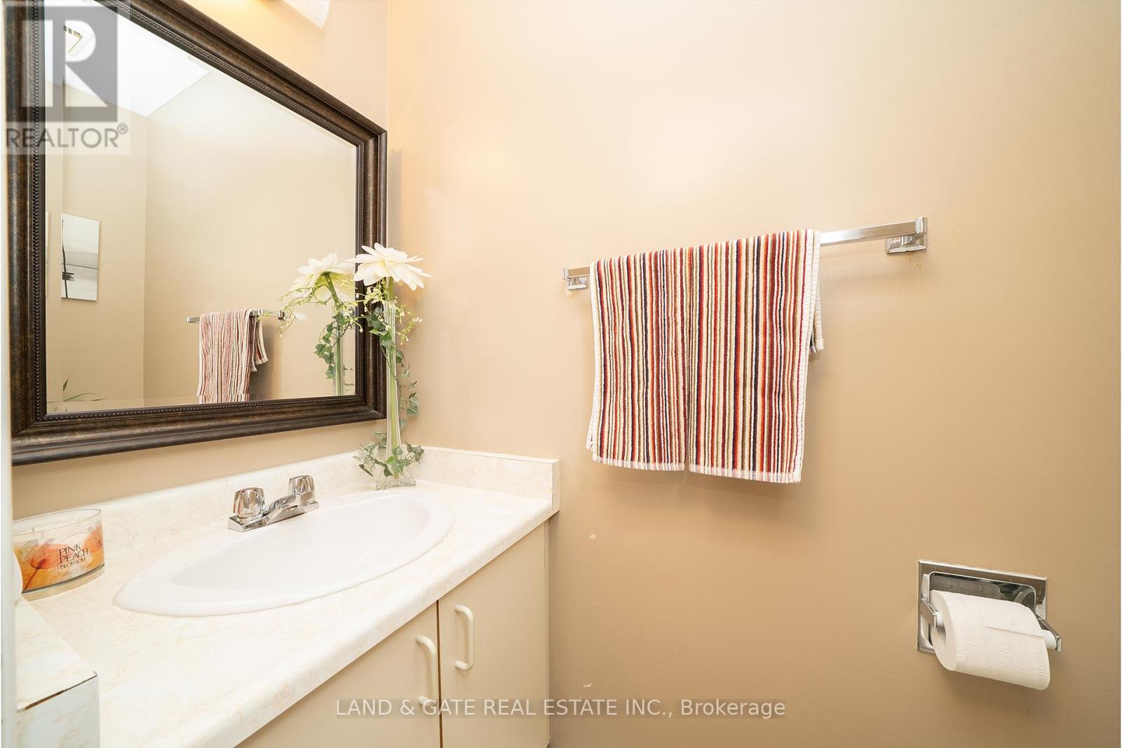 1301 Grovedale Court, Pickering, Ontario  L1X 1G9 - Photo 14 - E12550172