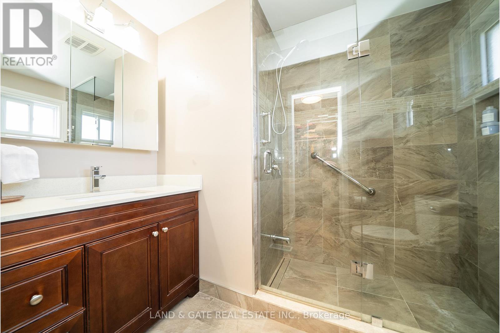 1301 Grovedale Court, Pickering, Ontario  L1X 1G9 - Photo 19 - E12550172