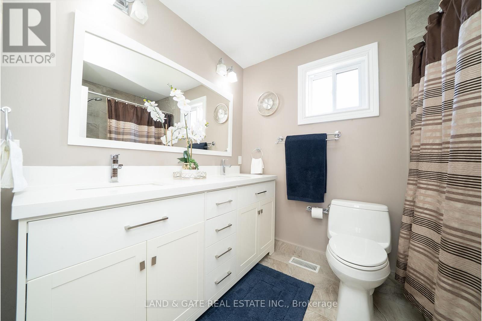 1301 Grovedale Court, Pickering, Ontario  L1X 1G9 - Photo 23 - E12550172