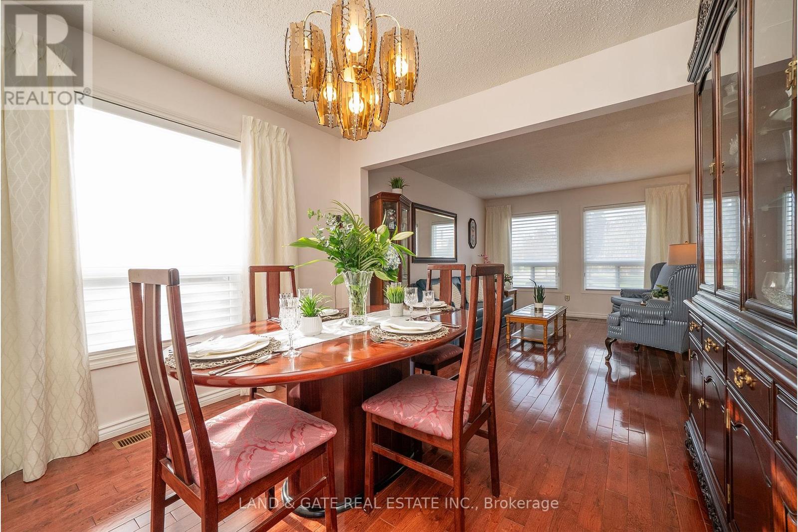 1301 Grovedale Court, Pickering, Ontario  L1X 1G9 - Photo 8 - E12550172