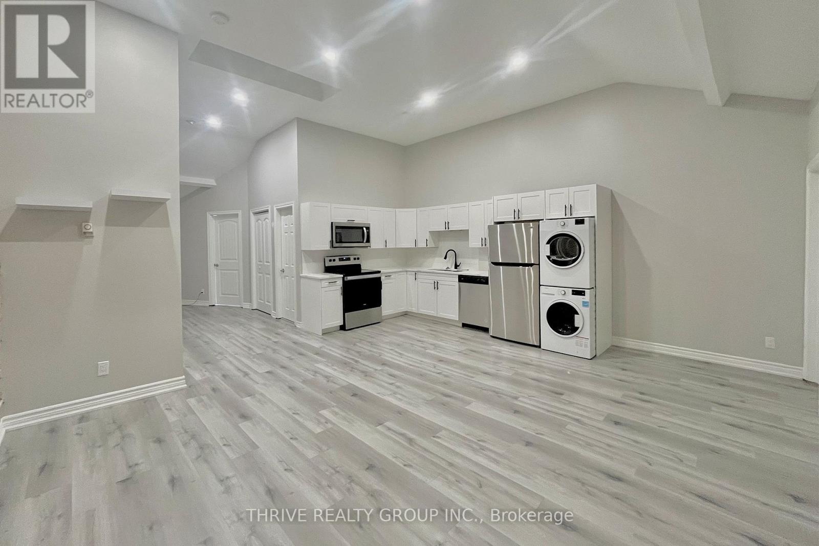 5 - 286 Talbot Street, St. Thomas, Ontario N5P 1B4 - Photo 3 - X12550138